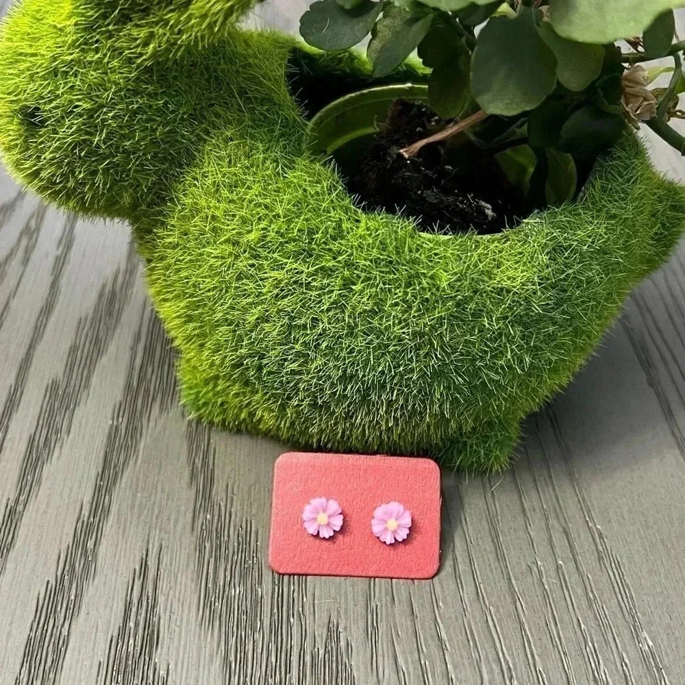 New handmade by jax  flower earrings
